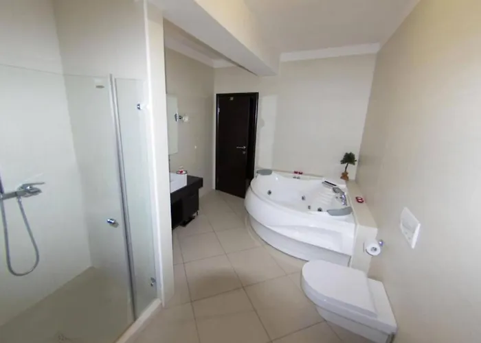 Marid - Three Bedroom Апартаменти